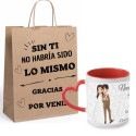 Caneca coração de casamento personalizada com alça apresentada em bolsa kraft