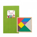 Tangram de madeira com envelope kraft verde para o natal