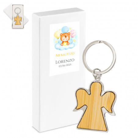 Chaveiro de anjo da guarda de madeira na caixa com adesivo personalizado para detalhes