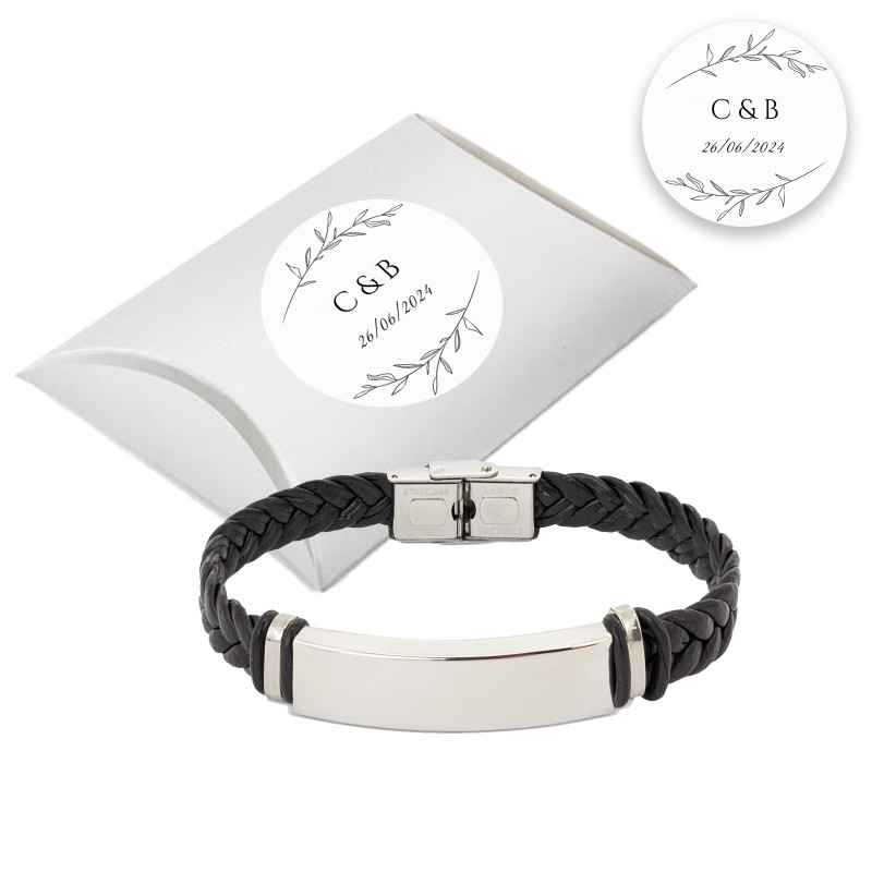 Pulseira masculina em aço apresentada em caixa de papelão prateada com adesivo personalizado para eventos