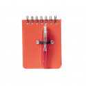 Caderno com caneta